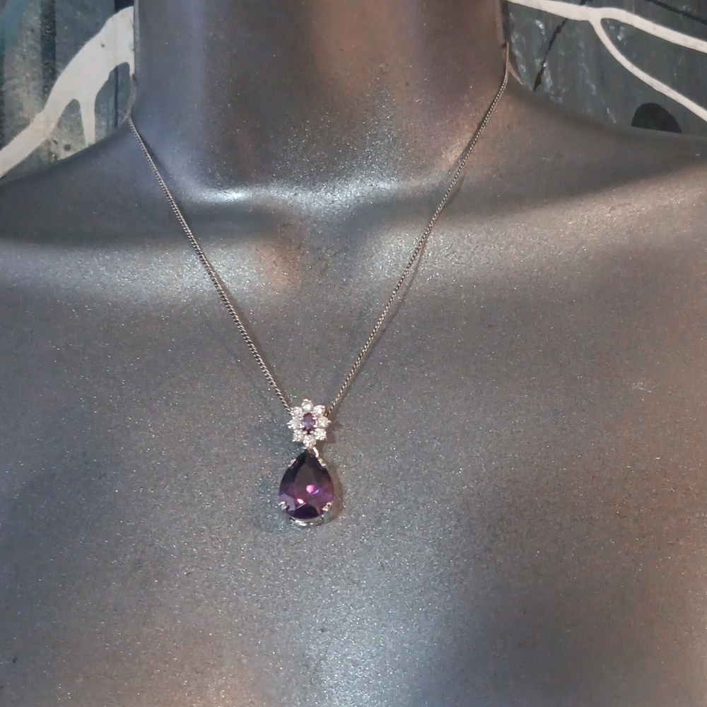 Elegant Purple Pendant Necklace